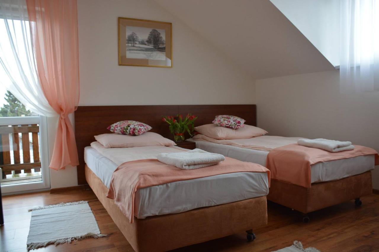 Siedlisko Roztocze Potoczek Hotel Adamow  ภายนอก รูปภาพ